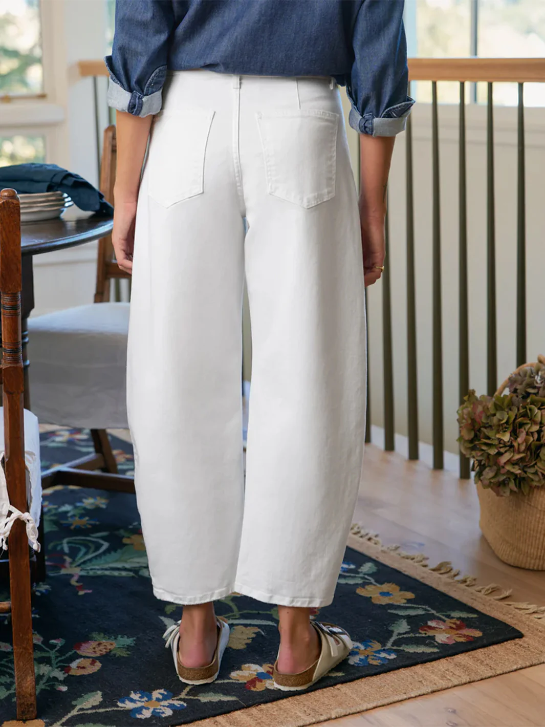 Brennan Barrel Leg Jean in California Vintage Denim - Image 2