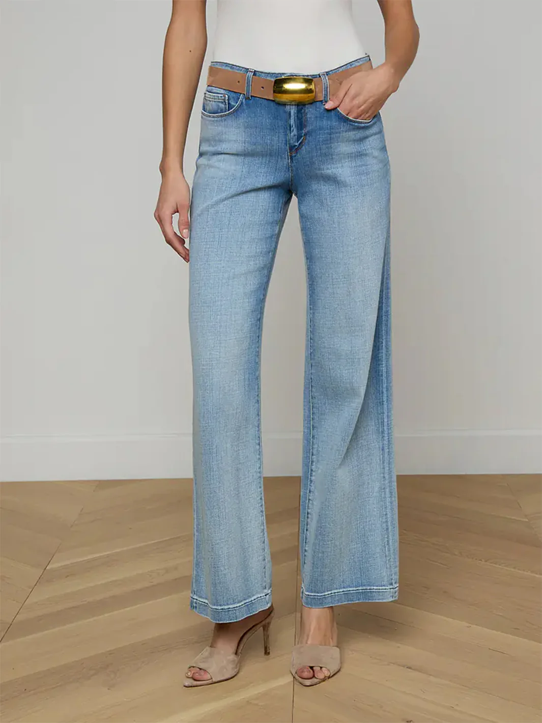 Joanne Low-Rise Wide-Leg Jean in Dry Ice