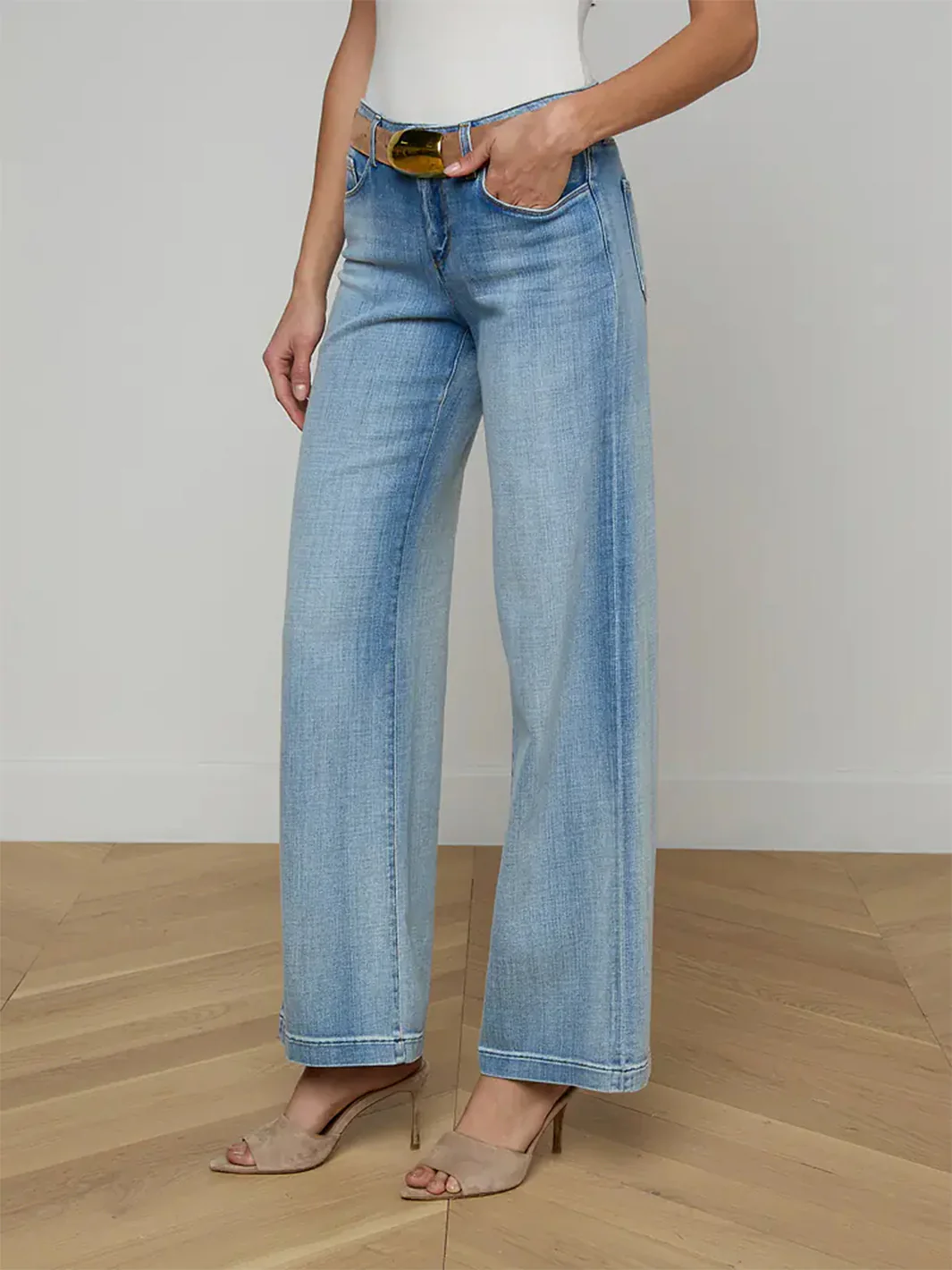 Joanne Low-Rise Wide-Leg Jean in Dry Ice - Image 2