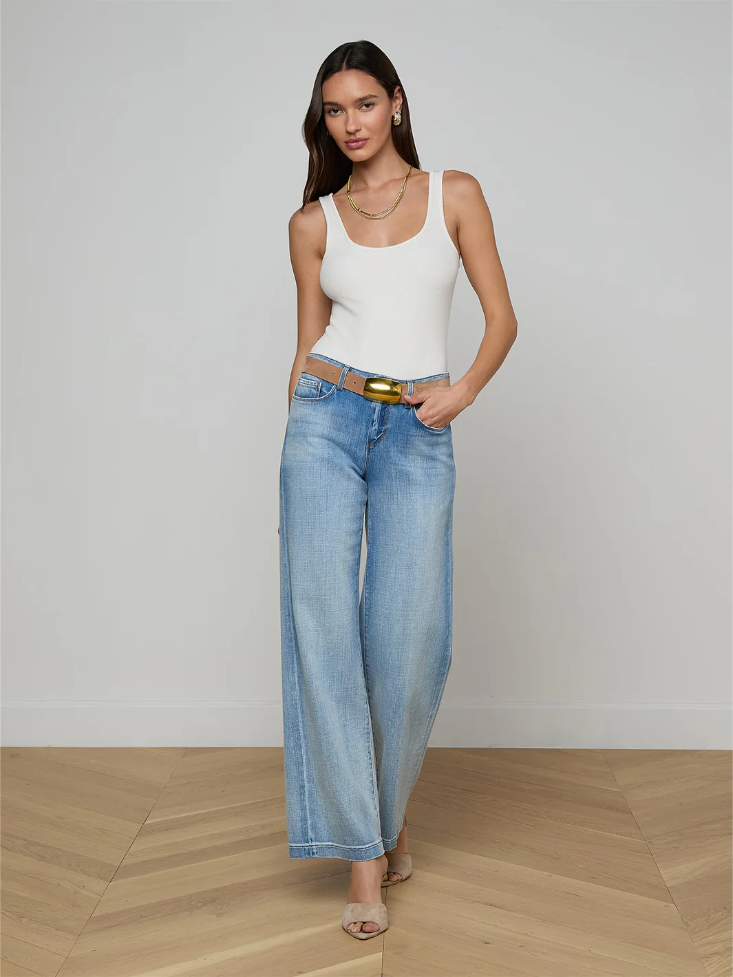 Joanne Low-Rise Wide-Leg Jean in Dry Ice - Image 4